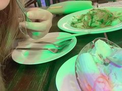 -Green Tree Rest. & Pub