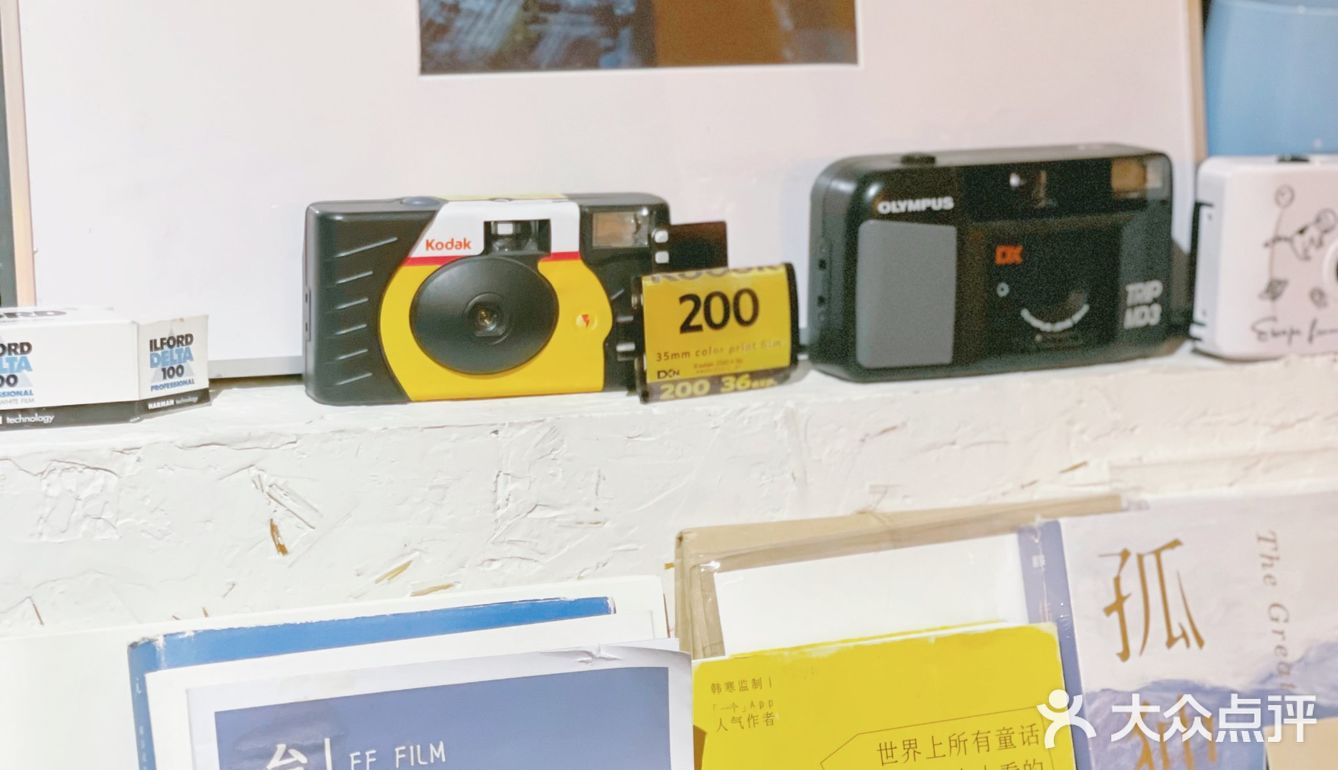 壹楼胶片工作室 |  我会在贰楼等你和八路汽车
