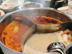 -百年川椒重庆老火锅(光谷店)