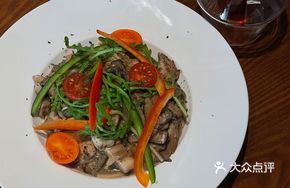 Black Truffle Mushroom Chicken Cream Pasta
