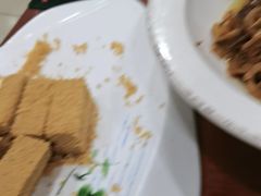 -湖南人家湘菜馆(镇江路店)