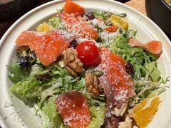 烟熏三文鱼沙拉-Fuzzy Bistro 浮几韩餐·茶酒馆