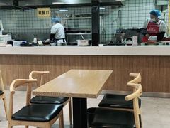 大堂-三好食堂(煎饺·馄饨·肉饼米线·盛世广场店)