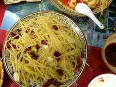 -乡土特色.冷锅鱼.牦牛肉汤锅