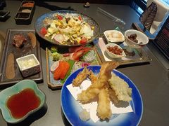 -铭牛烧肉·和牛海鲜自助(高新月牙湖店)