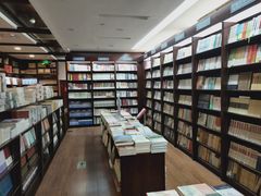 -新华书店(泉城路店)