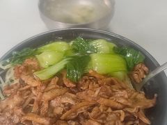 -龙香记桂林米粉(东扬威街11号楼店)
