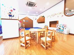 -抱抱熊托育中心(大悦城店)