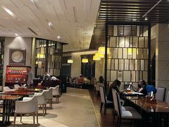 -广州万富希尔顿酒店·感趣自助餐厅·金秋蟹宴生蚝海鲜刺身烧烤
