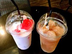 -莓园冰淇淋店