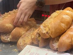 -Bánh Mì Huynh Hoa