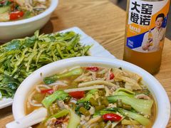 -牛八宝桂林米粉(八里庄店)