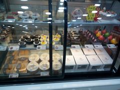 面包甜点陈列柜-华荣西饼屋(永护店)