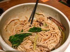 鸡丝凉米线-云海肴·汽锅鸡·云南菜(天山百盛优客店)