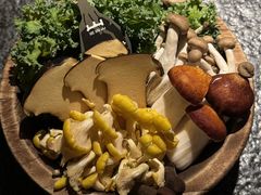 -三出山火锅(南京万象天地店)