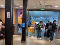 -麦当劳(上海虹桥站30B检票口楼上)