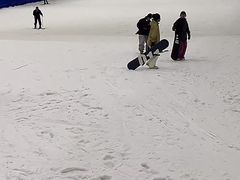 -乔波室内滑雪场