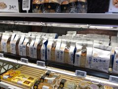 面包甜点陈列柜-盒马鲜生(红莲店)
