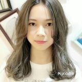 一点自然修饰的卷，发型师称之为烫不卷纹理烫