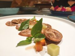私家脱骨黑猪手佐老坛泡菜-悦融琥珀·京鲁菜·海味珍品(西单店)