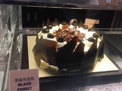 黑森林蛋糕-视界美食自助餐厅·石家庄希尔顿酒店