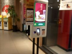 -麦当劳(莘松路芭比伦DT店)