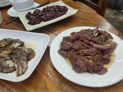 -五指山生态小黄牛(皮皮虾海鲜广场店)