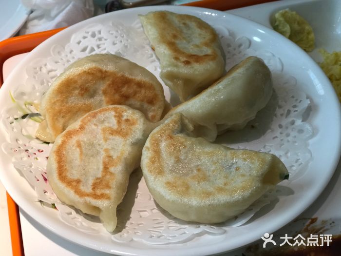韭菜鸡蛋虾仁煎饺