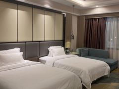 -华海酒店(茂名高铁站店)