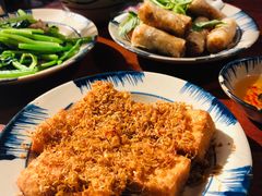 -Cuc Gach Quan Restaurant