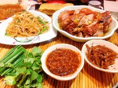 二姐夫盖帘肘子-粗粮人家(簋街店)