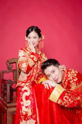 -现代经典婚纱摄影