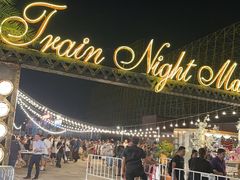 -席娜卡琳火车铁道夜市