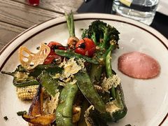 -Mark&Mars Restaurant