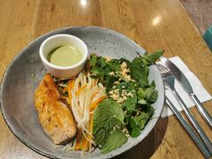 泰式煎三文鱼泰碗-Wagas沃歌斯(太古汇店)