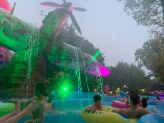 -热带风暴水上乐园