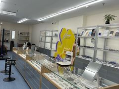 -无奔眼镜·蔡司·依视路授权店(马家堡店)