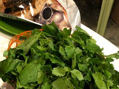 -鲜入围煮花胶鸡海鲜火锅