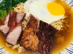 叉烧煎蛋出前一丁-龙记香港茶餐厅(久光百货店)