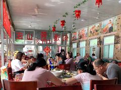 大堂-何适山庄 ·可团建(水长城P2停车场店)