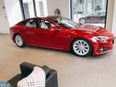 -TESLA 特斯拉(上海太古汇体验店)