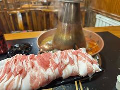 -果松木炭酸菜铜火锅·外婆参鸡汤