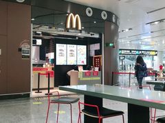 大堂-麦当劳(北京大兴机场二层国内到达(安检外)店)