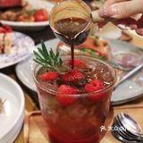 和喜欢的人一起吃饭，连空气都会变得浪漫！