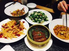 -鱼鲜饭香·招牌汽锅剁椒鱼头王