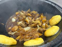 -粘豆包柴火铁锅炖