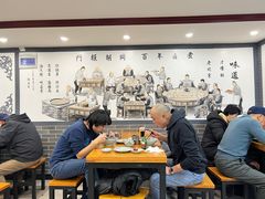 大堂-门框胡同百年卤煮(新街口店)