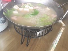 锅仔肥肠-金卯白肉罩火烧