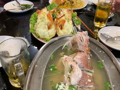 -J Daeng Seafood