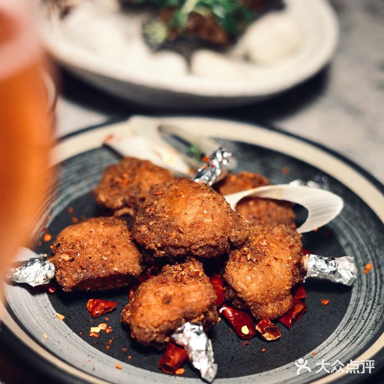 重庆探店｜一起去氛围感拉满高空酒吧吹吹秋天的风吧🌃